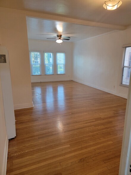 Building Photo - 3837 W 27th St