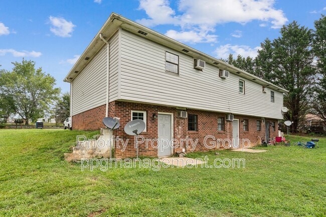Building Photo - 218 Lovelace Rd