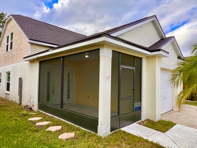 Building Photo - PRICE REDUCED!! Beautifully Updated 4 bed ...