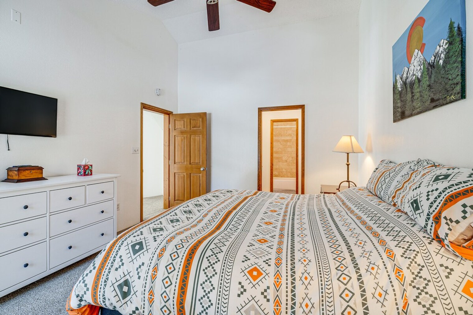 Building Photo - 320 E Gunnison Ave