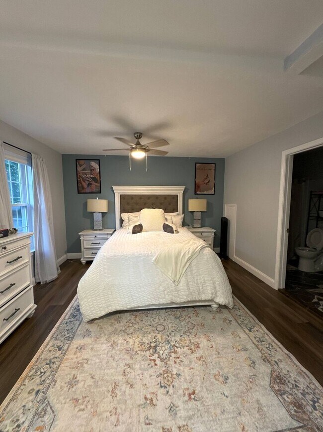 Building Photo - 3 Bedroom 3 Bathroom - Short Term Lease