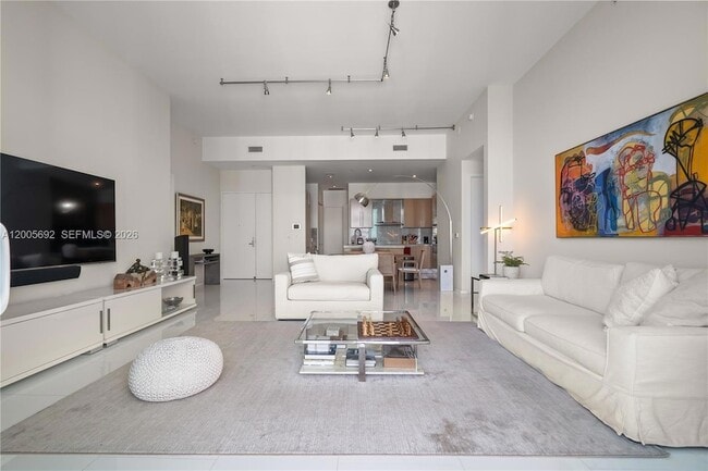 Building Photo - 900 Brickell Key Blvd