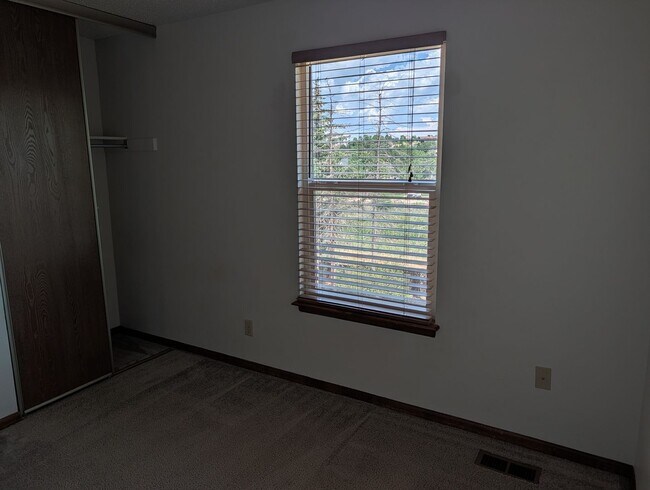 Building Photo - 3028 Deliverance Dr