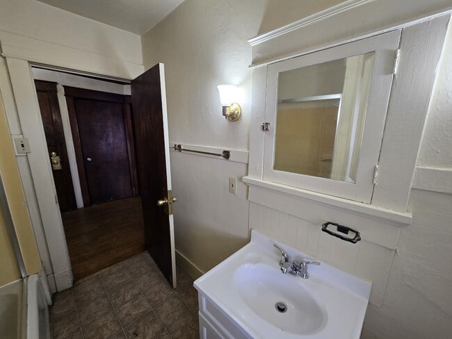 Building Photo - 118 Harrison St