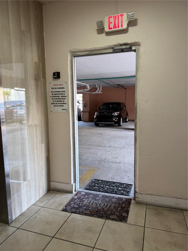 Building Photo - 6190 W 19th Ave