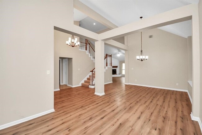 Building Photo - 2519 Palace Dr