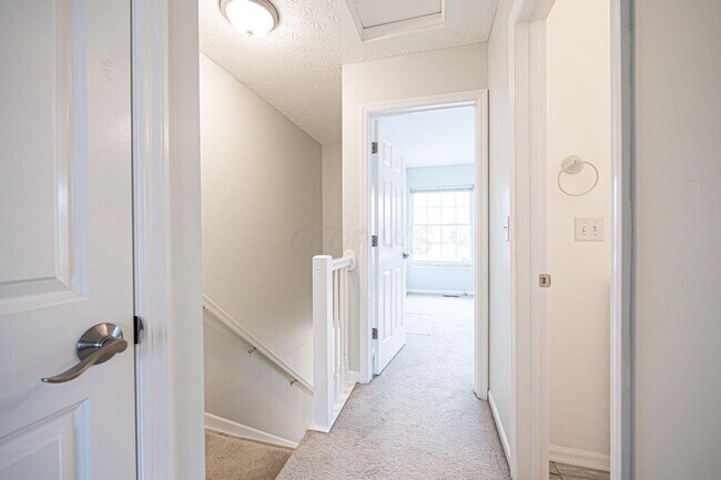 Building Photo - 97 Tarryton Ct W