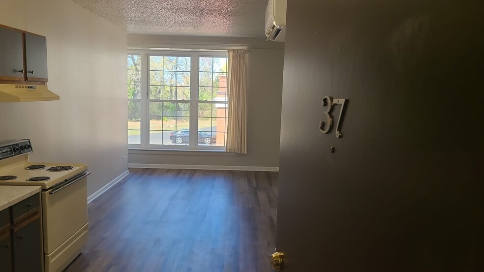 Building Photo - 27 Hege Drive