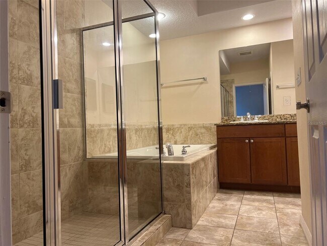 Building Photo - 642 Wells Ct