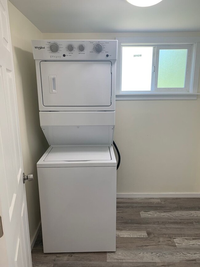 Building Photo - North Gate - Cozy 1 bed/ 1 bath house on quiet street with a huge back yard!