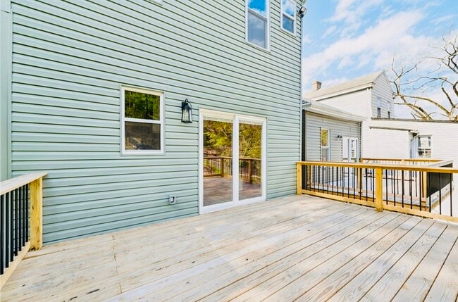 Building Photo - 3255 Josephine St