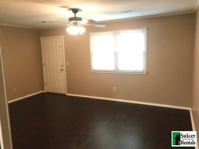 Building Photo - Dayton Duplexes