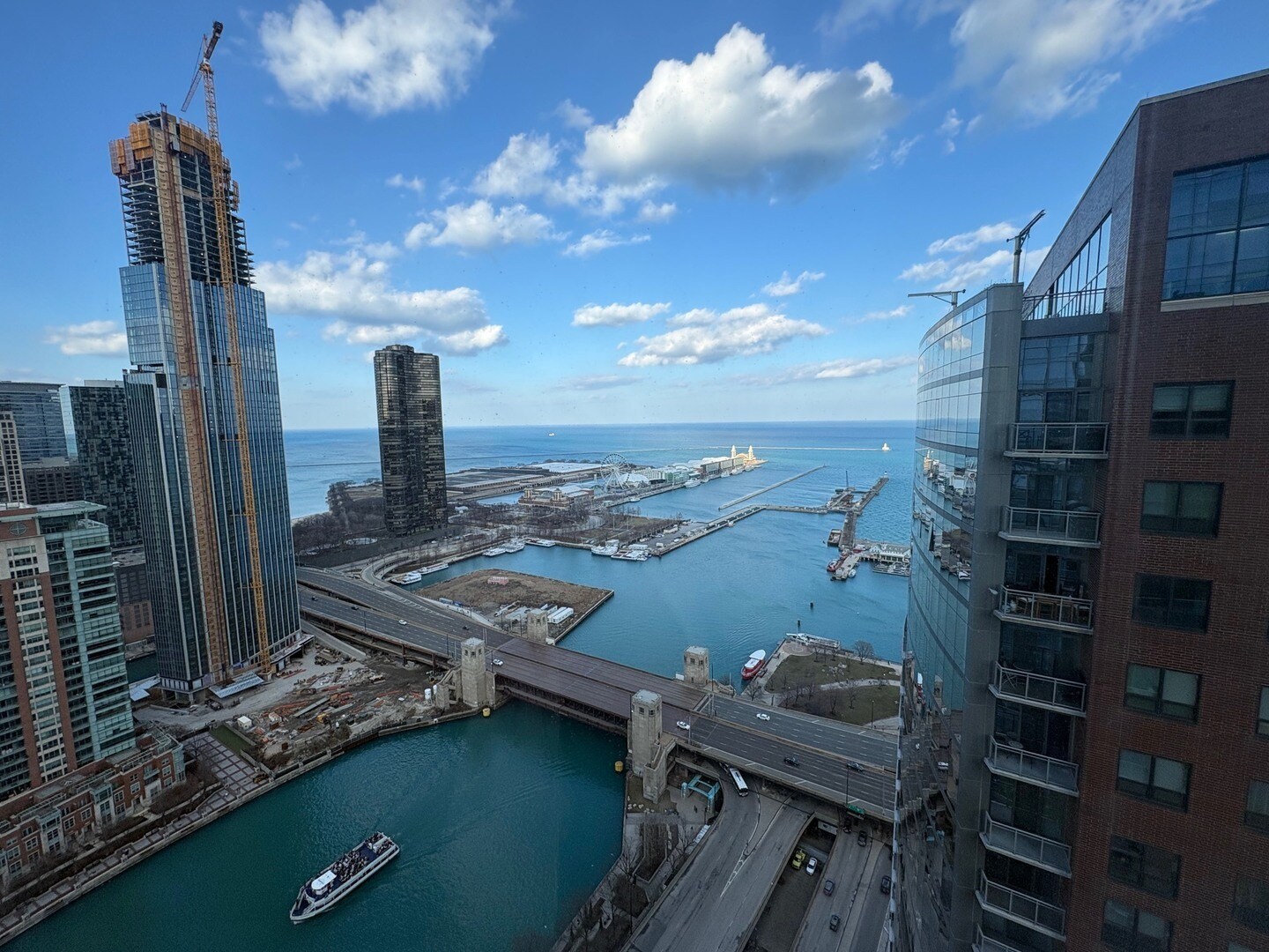 Building Photo - 420 E Waterside Dr