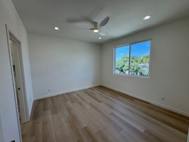 Building Photo - 6170 Briercrest Ave