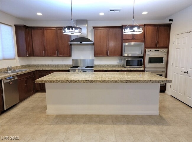 Building Photo - 10465 Saddle Mountain St