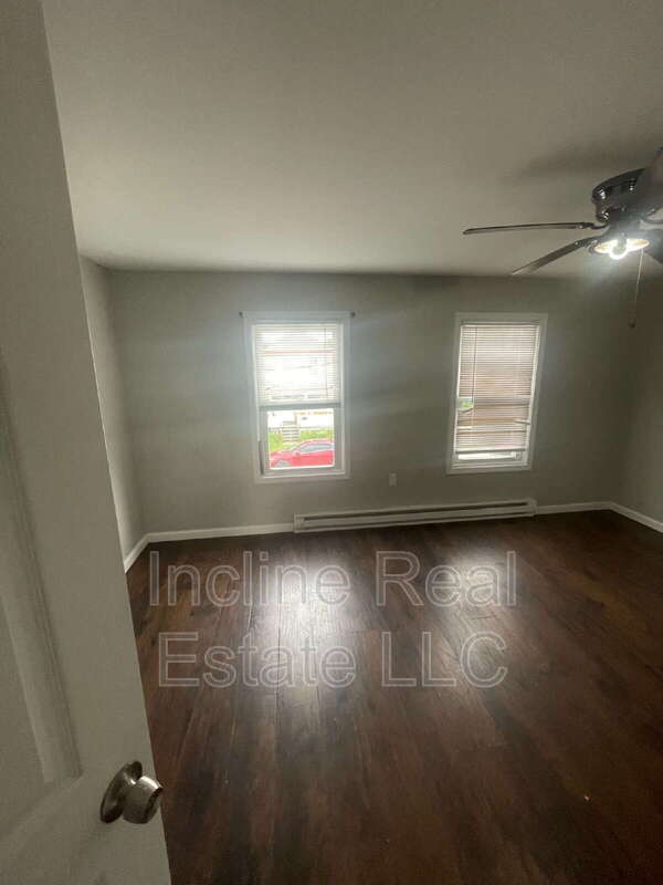 Building Photo - 124 13th St