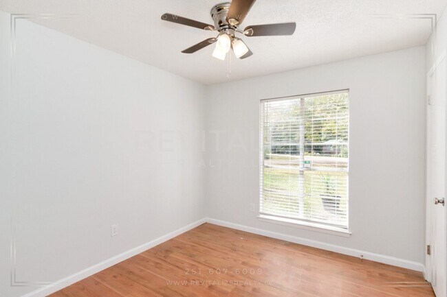 Building Photo - Newly Renovated 3 Bed 2 Bath Home in Theodore!