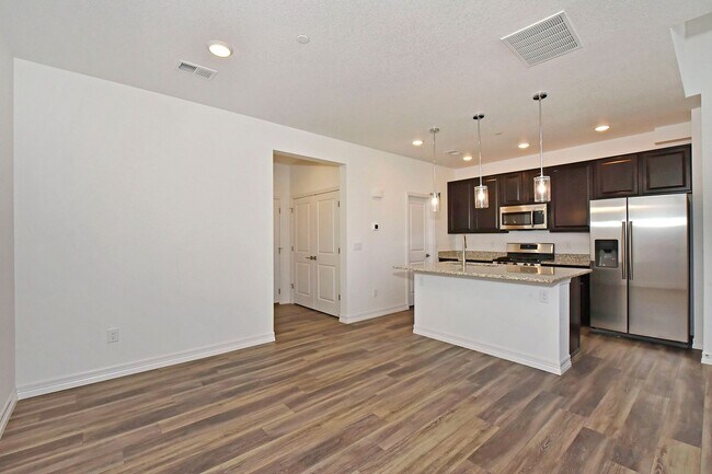 Building Photo - Contemporary Townhome in North CO Springs