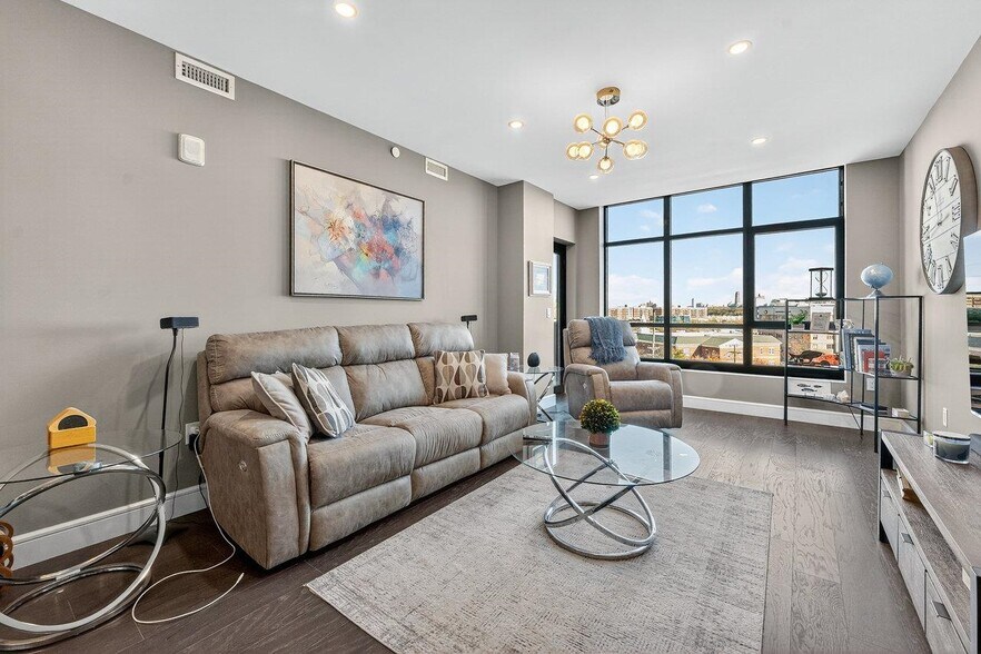 Building Photo - 8701 Churchill Rd