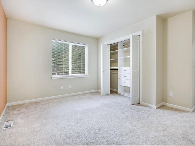 Building Photo - 16209 SE 51st Pl