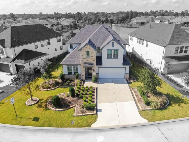 Building Photo - 11 Shumard Oak Dr
