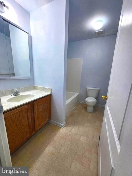 Building Photo - 302 Hidden Dr