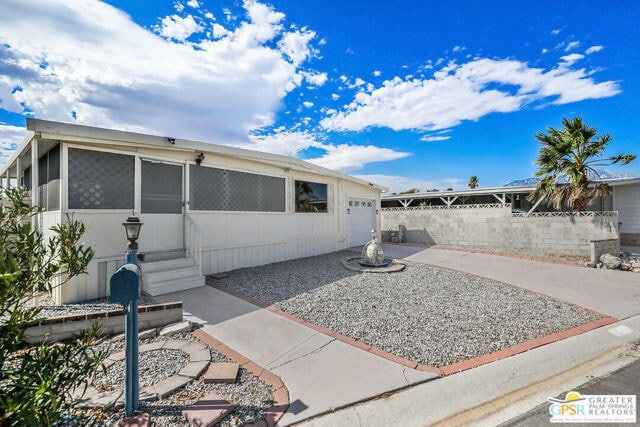 Building Photo - 69421 Poolside Dr