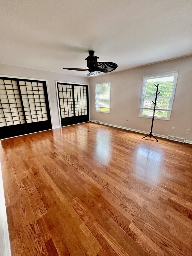 Building Photo - 171 Windwood Dr