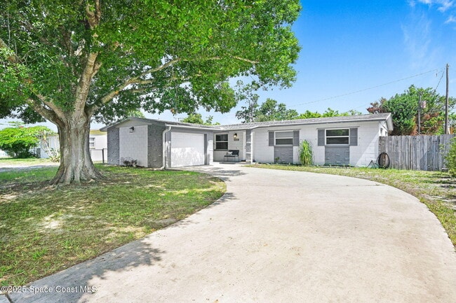 Primary Photo - 1028 Coronado Dr