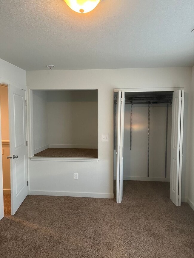 Building Photo - F St NE Townhomes