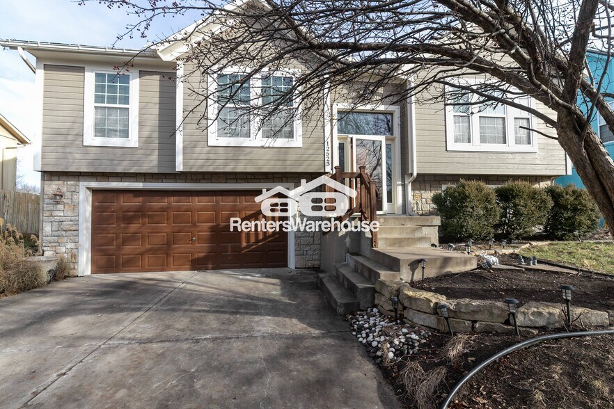 Building Photo - 12523 Logan