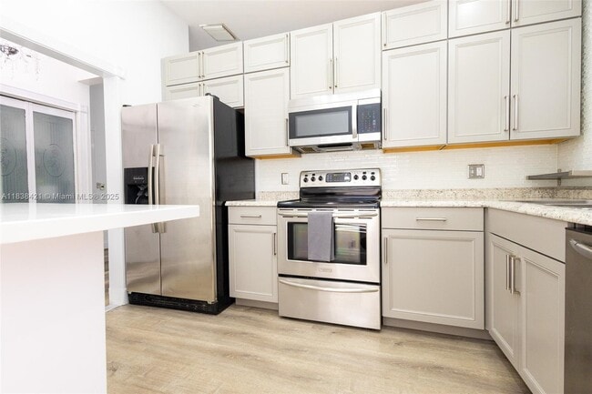 Building Photo - 15230 SW 68th St