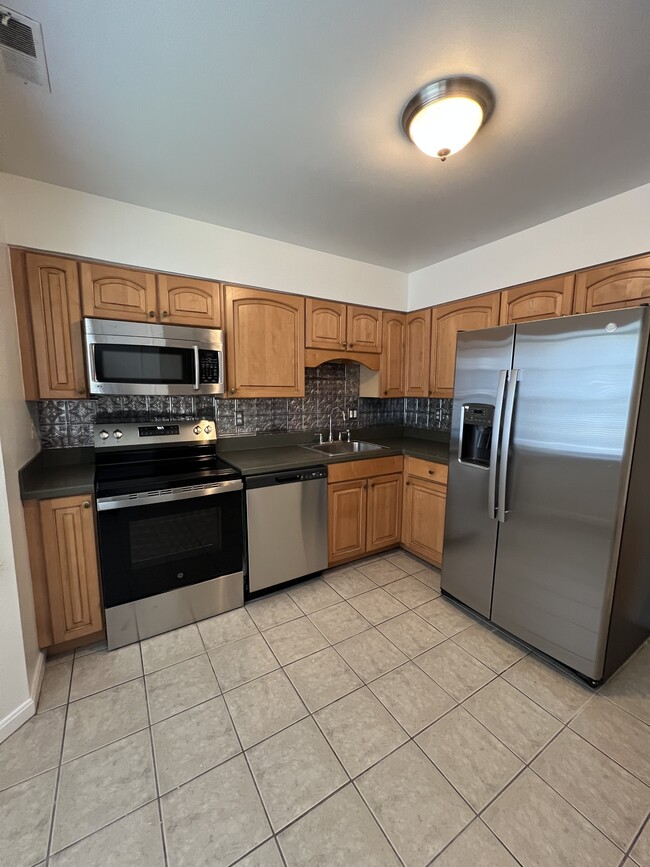 Building Photo - 5827 Suitland Rd