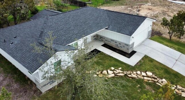 Building Photo - 5102 Moss Point