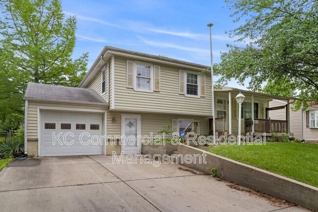 Building Photo - 7809 NE San Rafael Dr