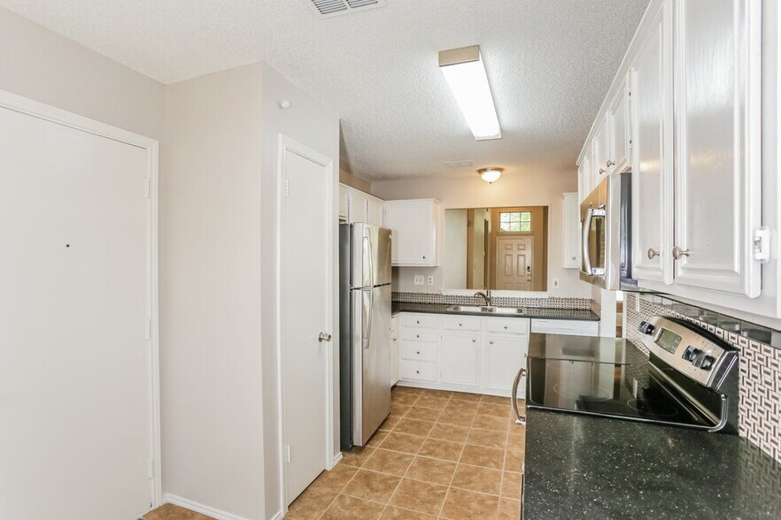 Building Photo - 514 Sims Dr