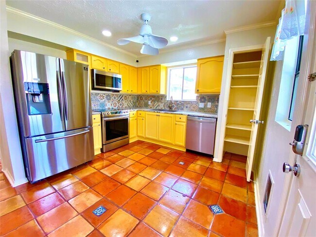 Building Photo - 22538 Market Square Ln