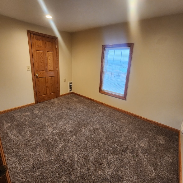 Building Photo - 2285 Hixton Rd