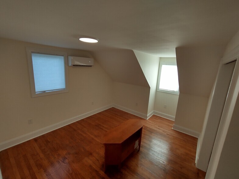 Building Photo - 1385 Overlook Dr
