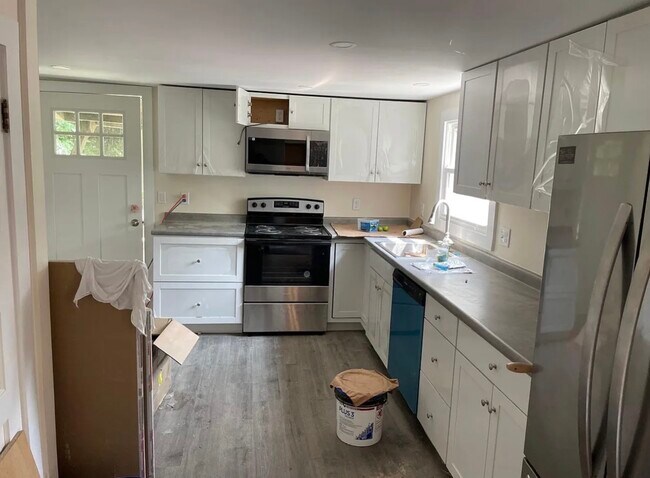 Building Photo - College Hill Apartments, LLC