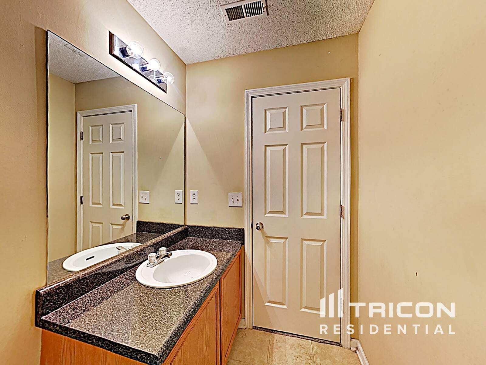 Building Photo - 6868 Merrywood Dr