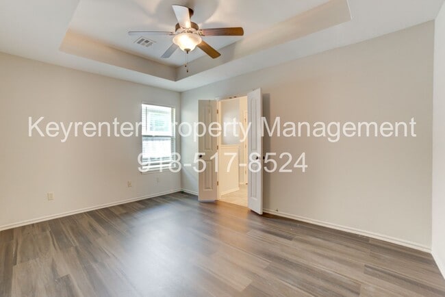 Building Photo - 3 Bed | Bath in Broken Arrow!