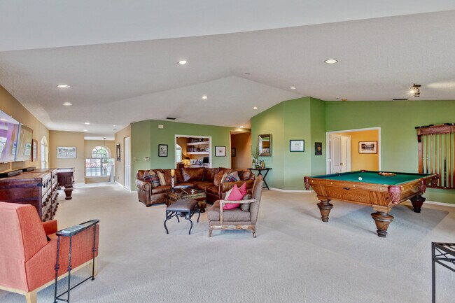 Building Photo - 207 Legendary Cir