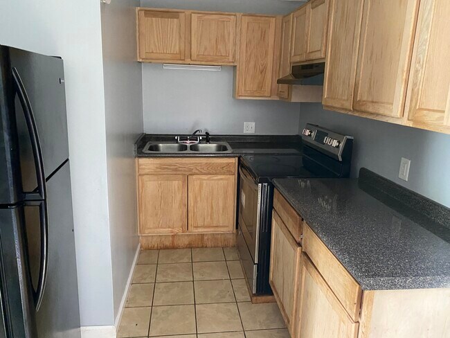 Building Photo - 5772 Aftonshire Dr