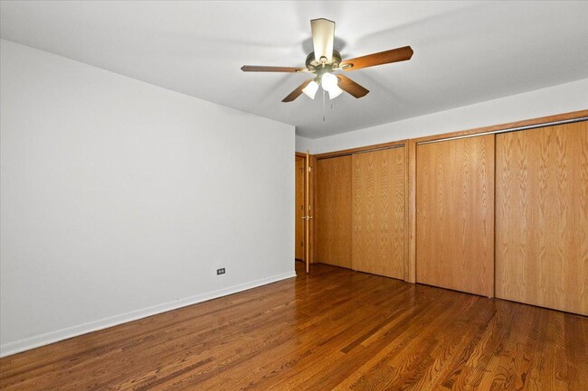 Building Photo - 2 bedroom in Chicago IL 60657