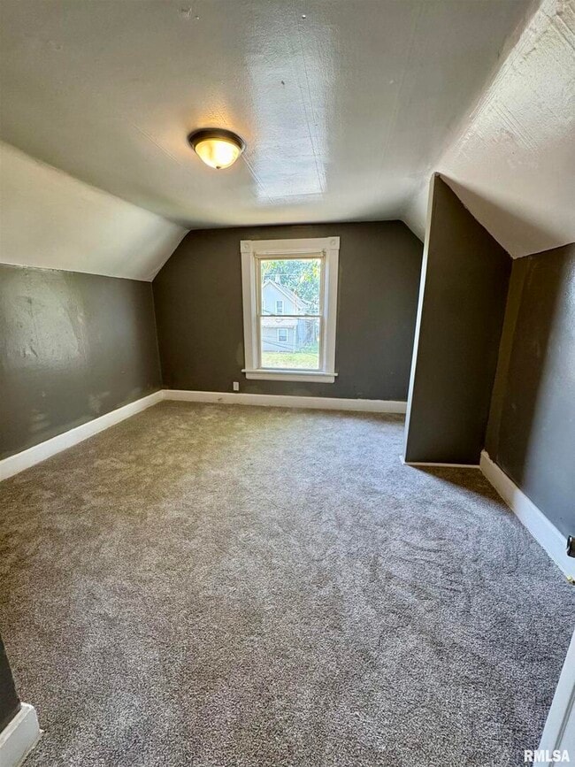 Building Photo - 201 S Howell St