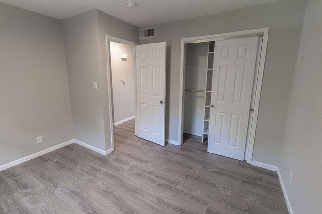 Building Photo - 1321 S Roseta Ave