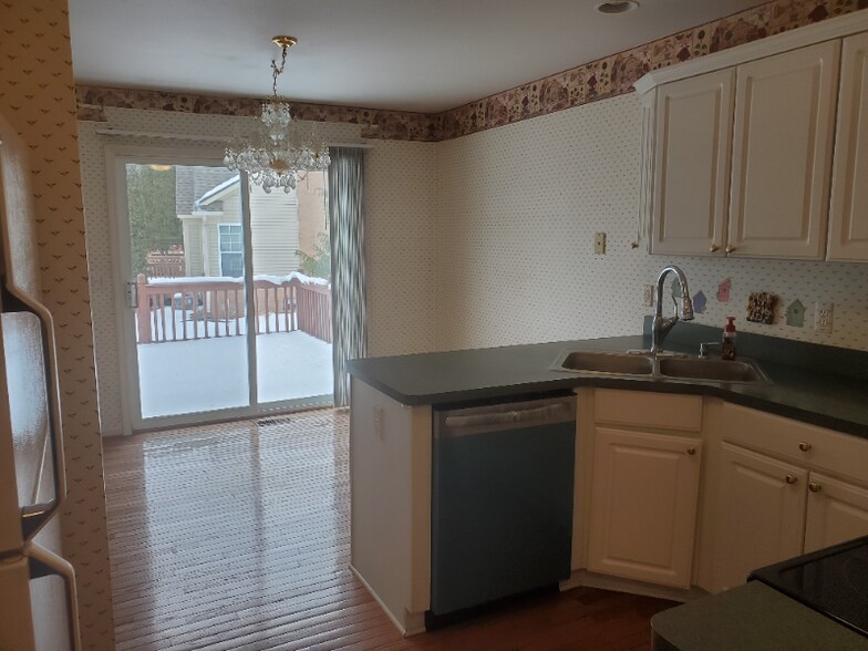 Building Photo - 5375 Pine Needle Dr