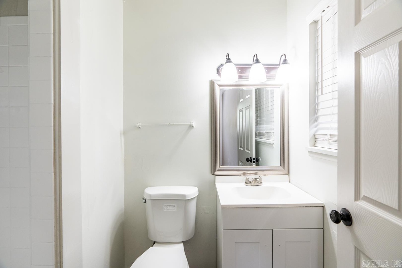 Bathroom in Master bedroom - 11110 Beverly Hills Dr