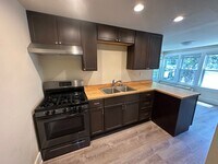 Building Photo - 416 Daly St